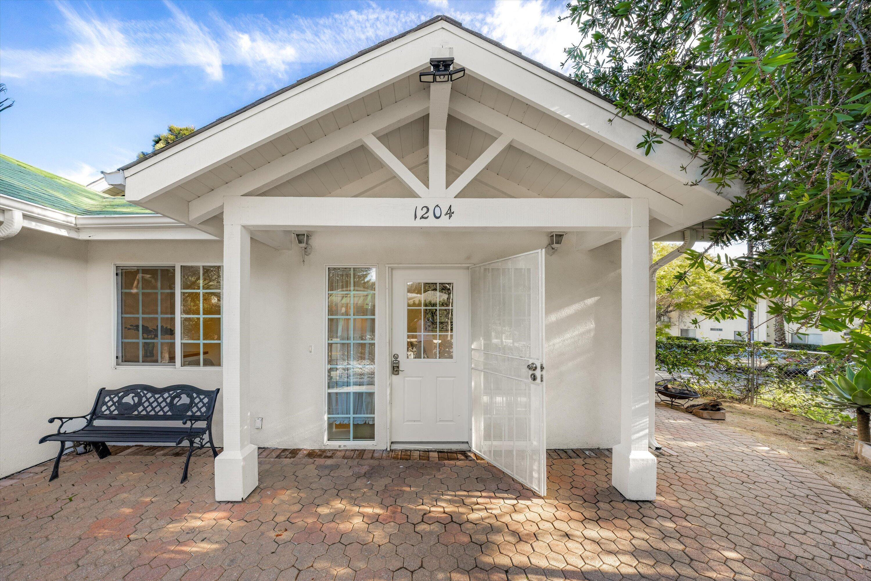 1204 San Andres Street