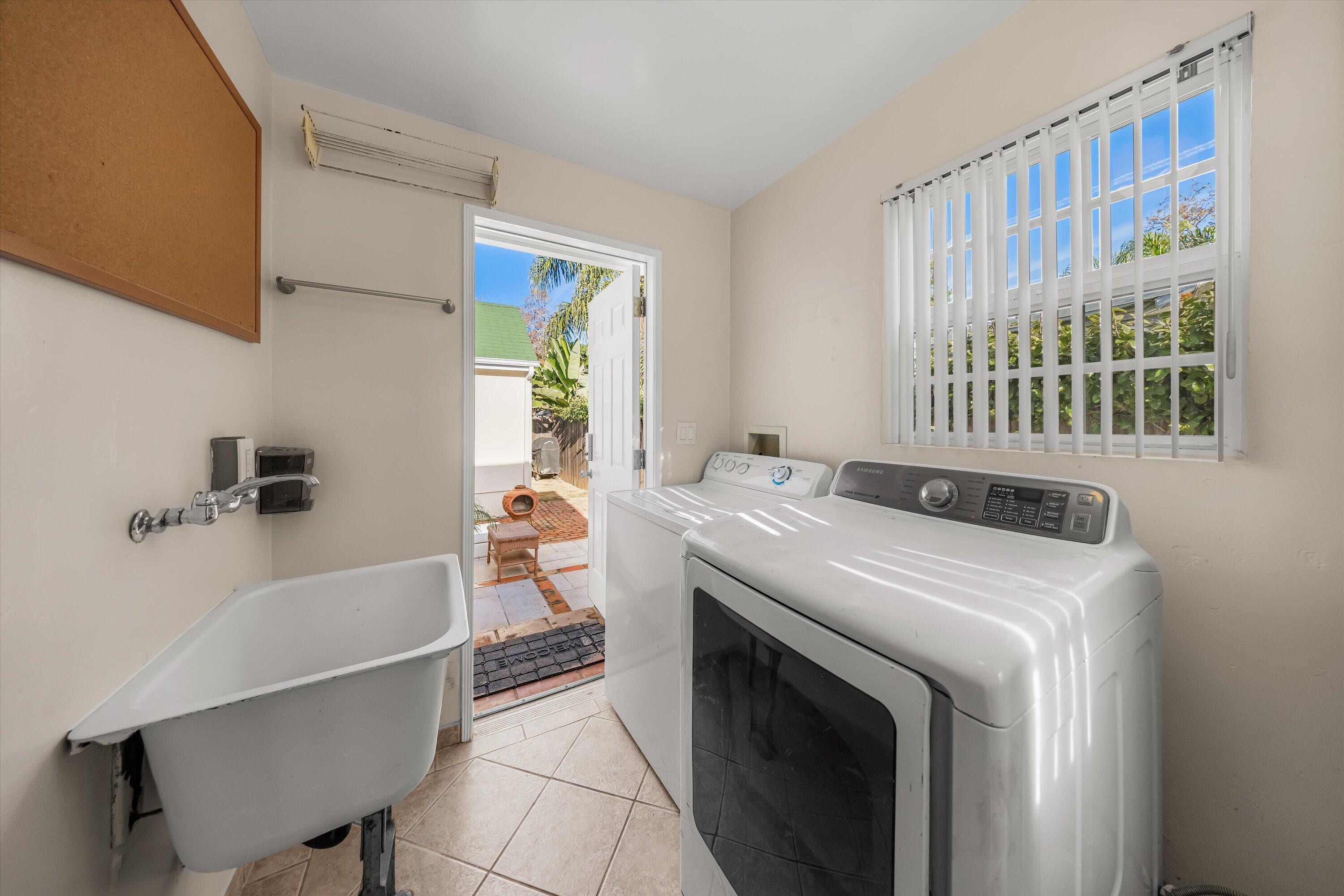 1204 San Andres Street