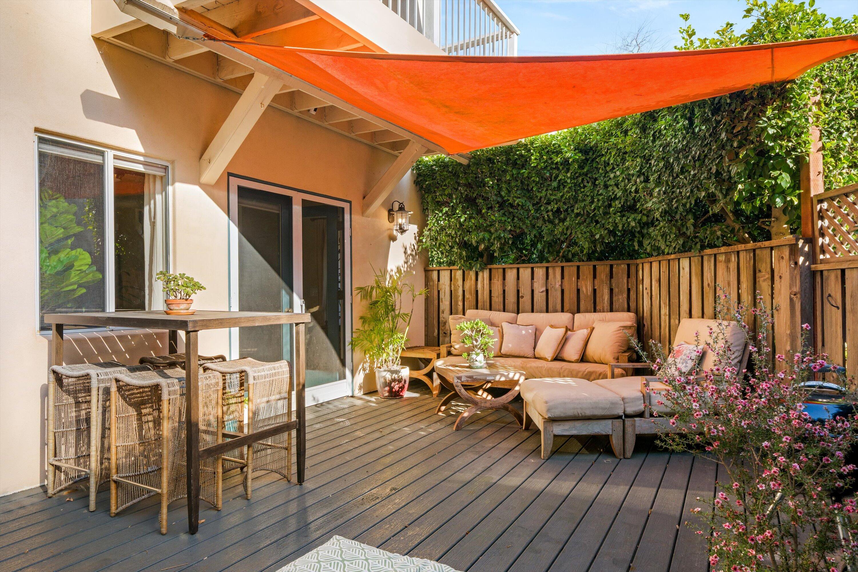 925 W Victoria Street