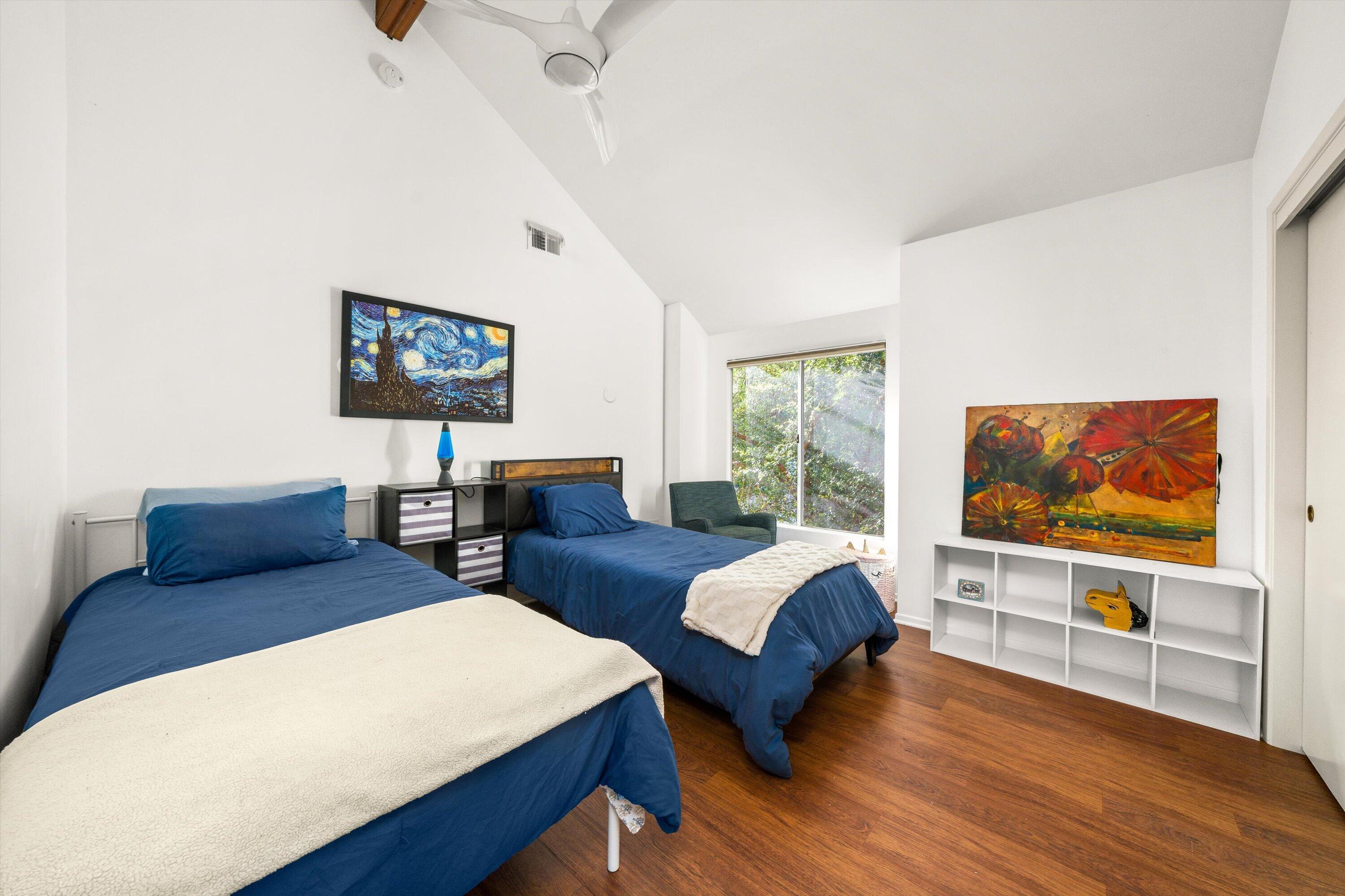 925 W Victoria Street