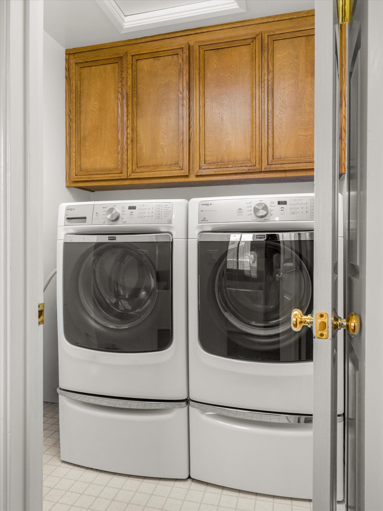 925 W Victoria Street