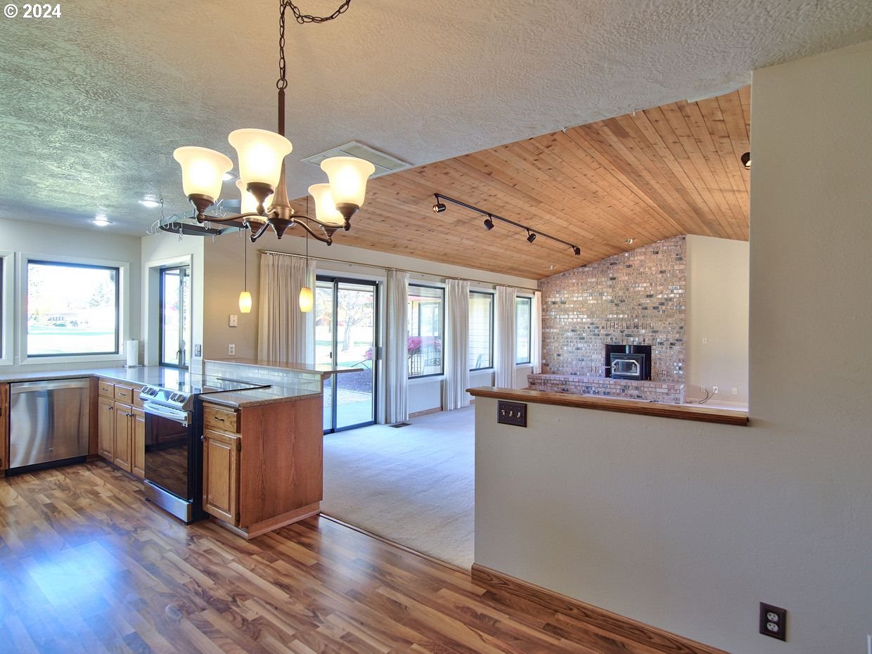 1247 NW TORRES PINE CT, McMinnville