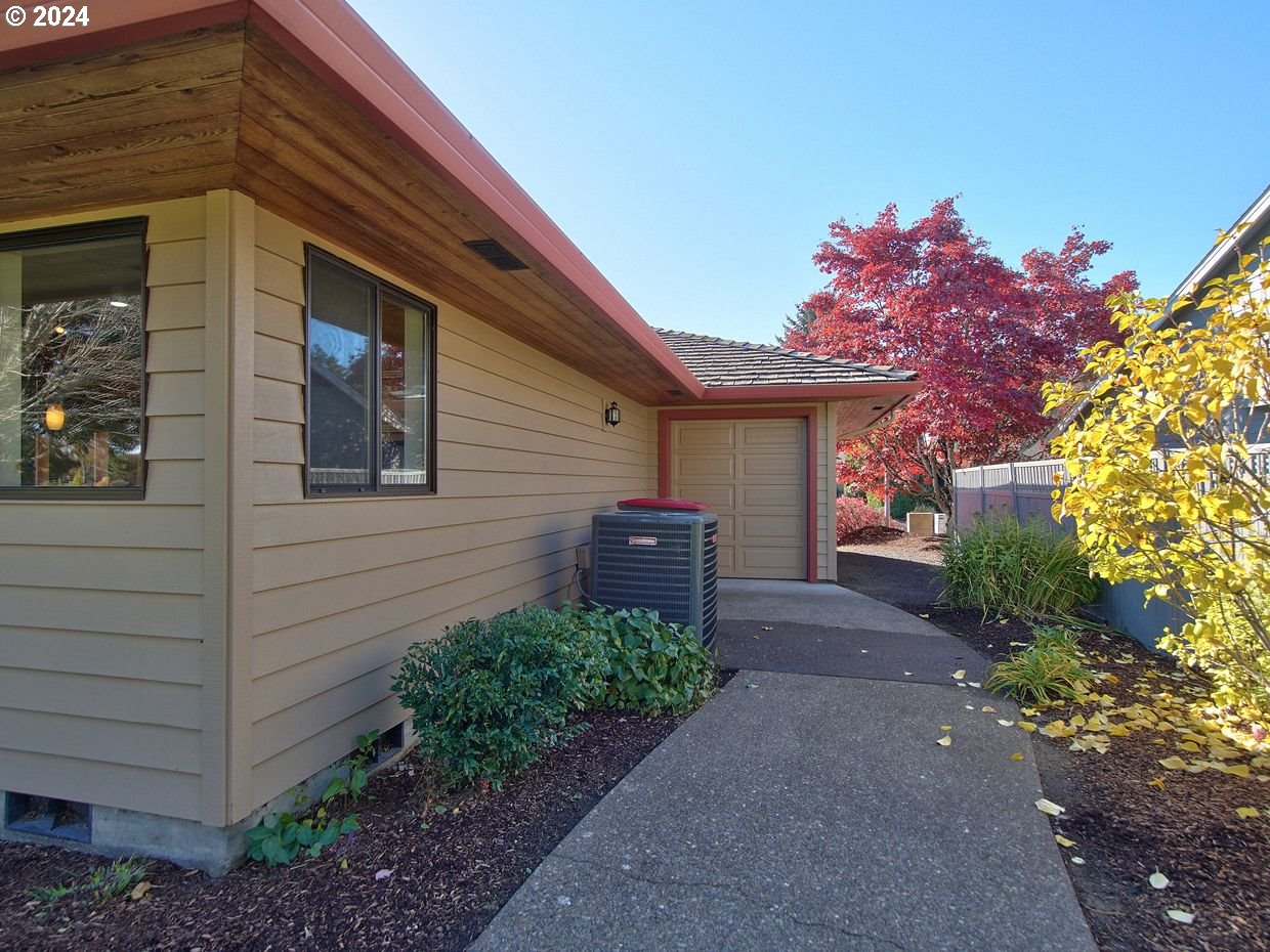 1247 NW TORRES PINE CT, McMinnville