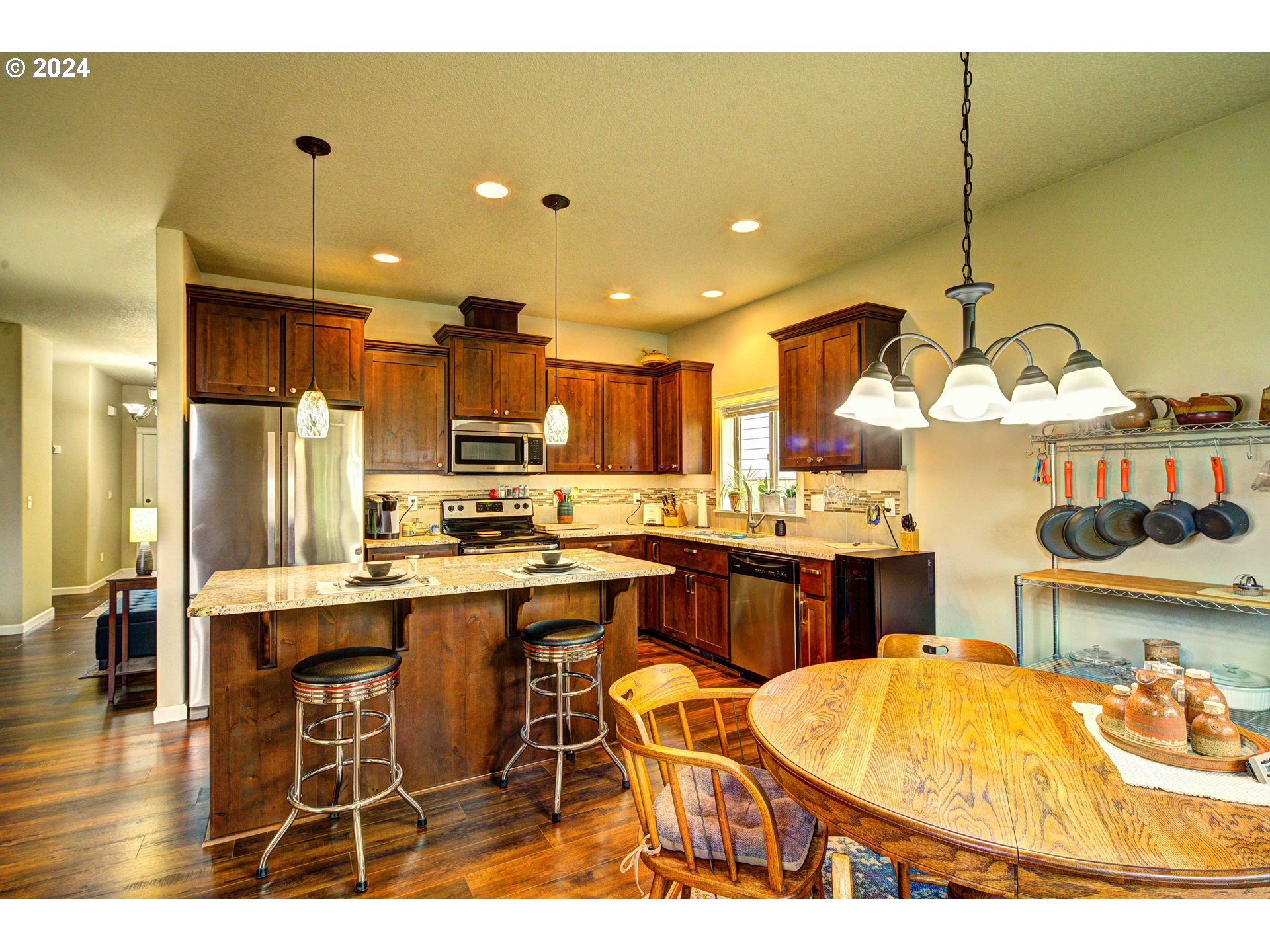 2185 THOMAS WAY