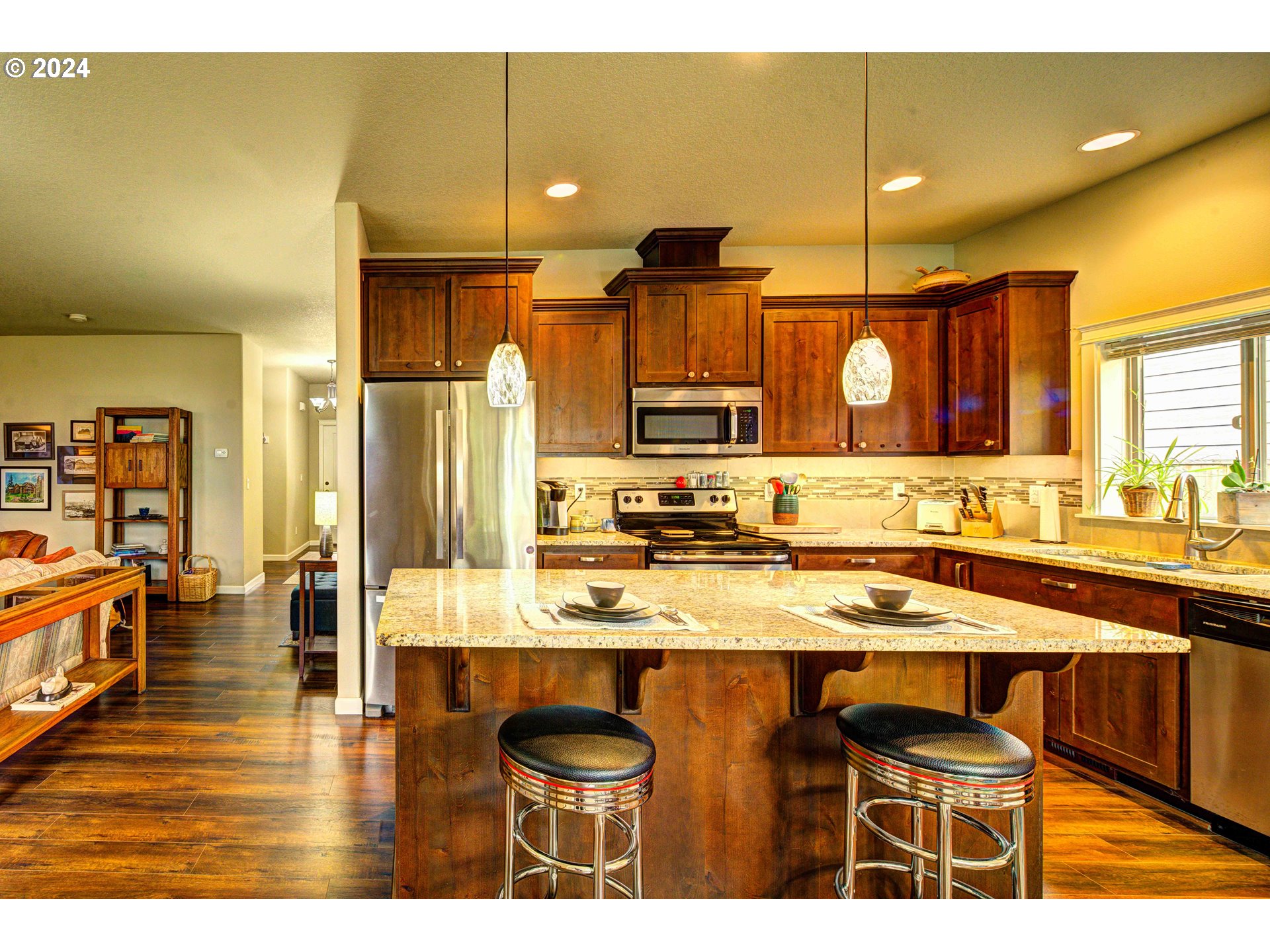2185 THOMAS WAY