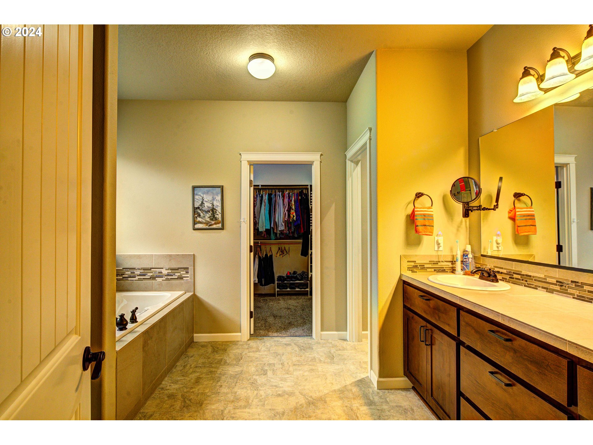 2185 THOMAS WAY