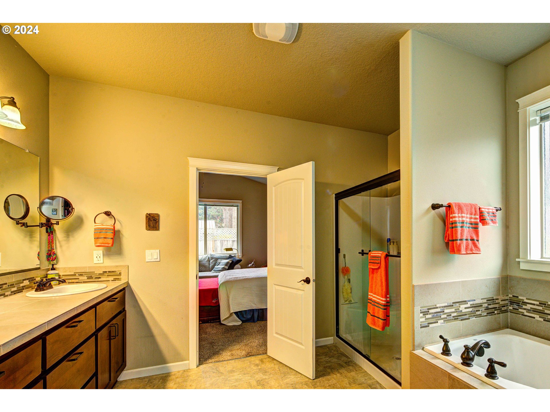 2185 THOMAS WAY