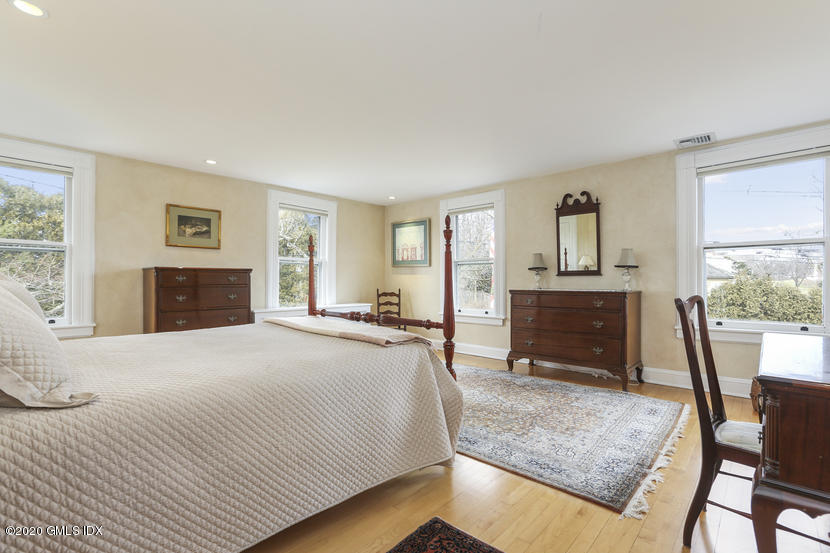 8 Tomac Avenue