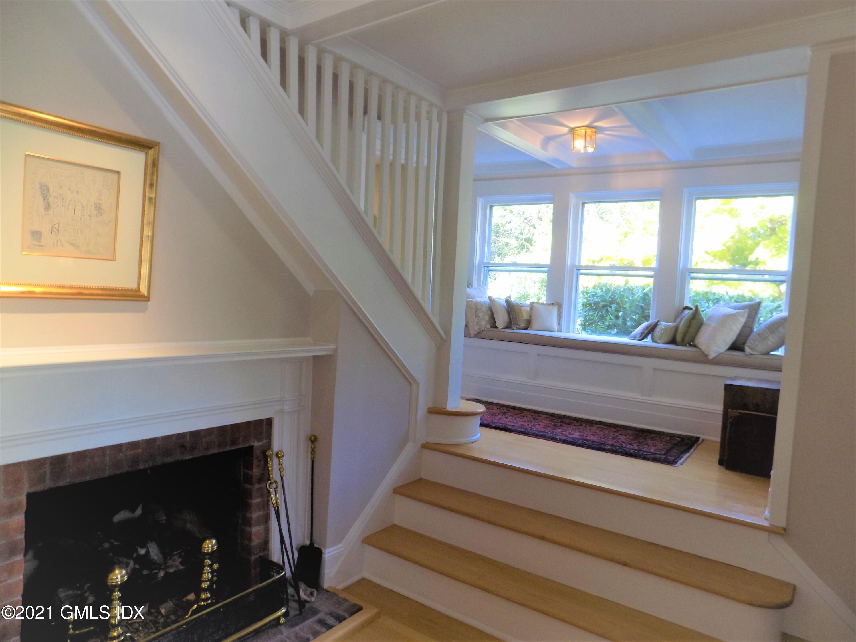 8 Tomac Avenue