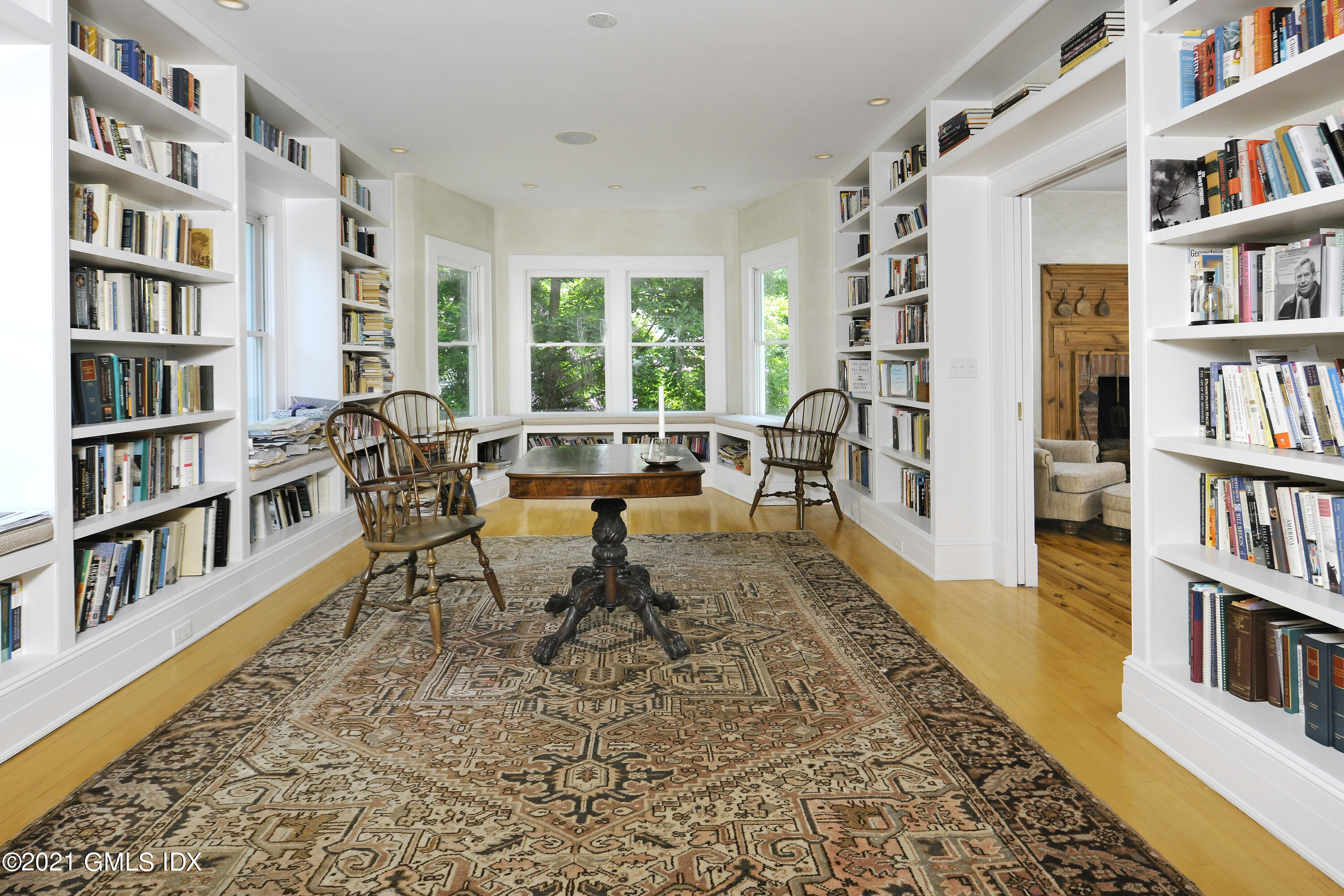 8 Tomac Avenue