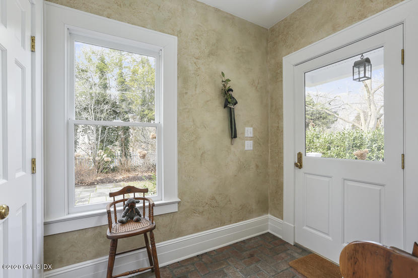 8 Tomac Avenue