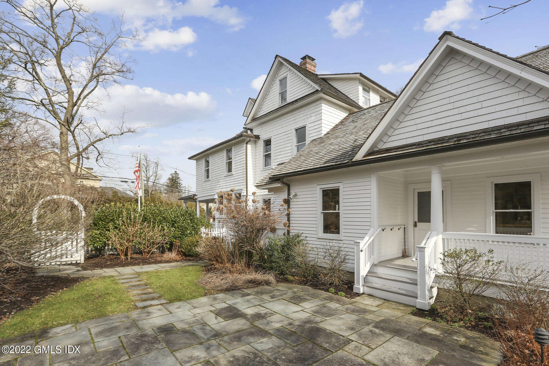 8 Tomac Avenue