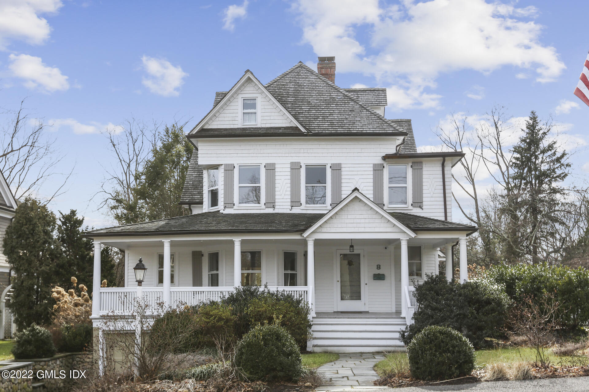 8 Tomac Avenue