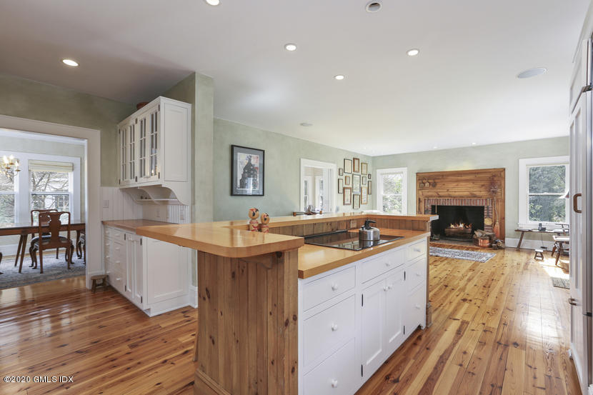 8 Tomac Avenue