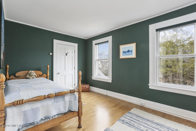 8 Tomac Avenue