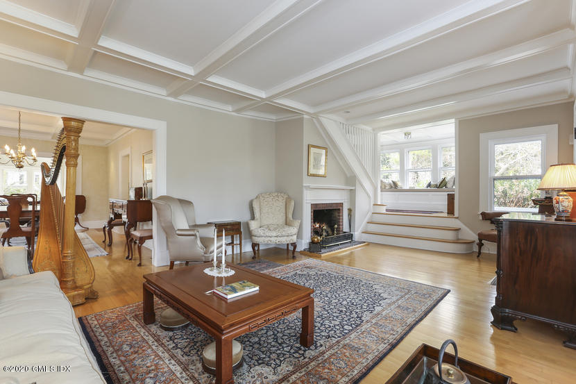 8 Tomac Avenue