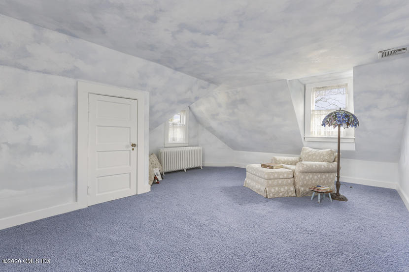 8 Tomac Avenue