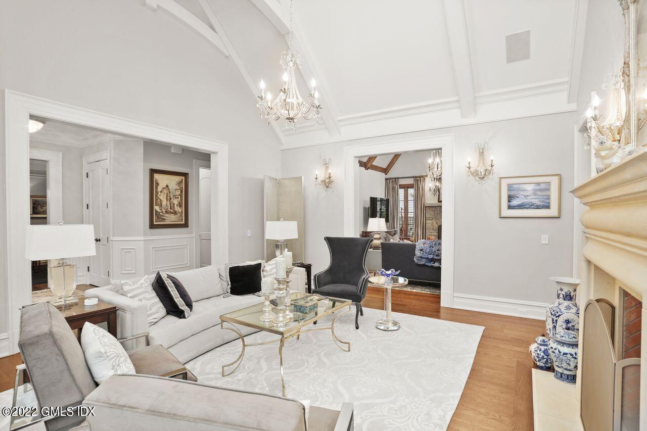 106 E Elm Street UNIT 106