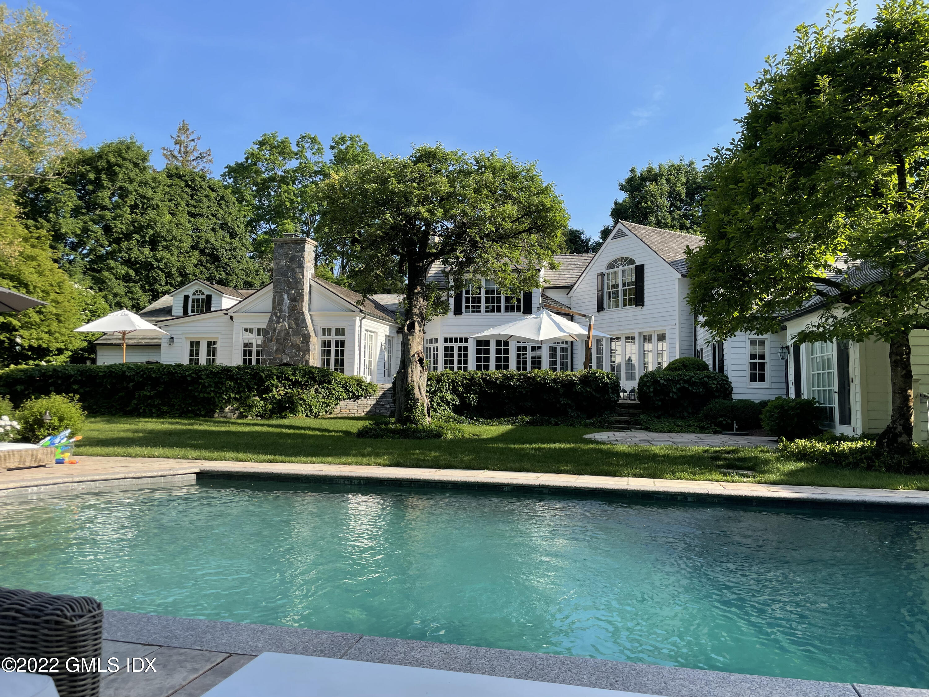 415 Round Hill Road