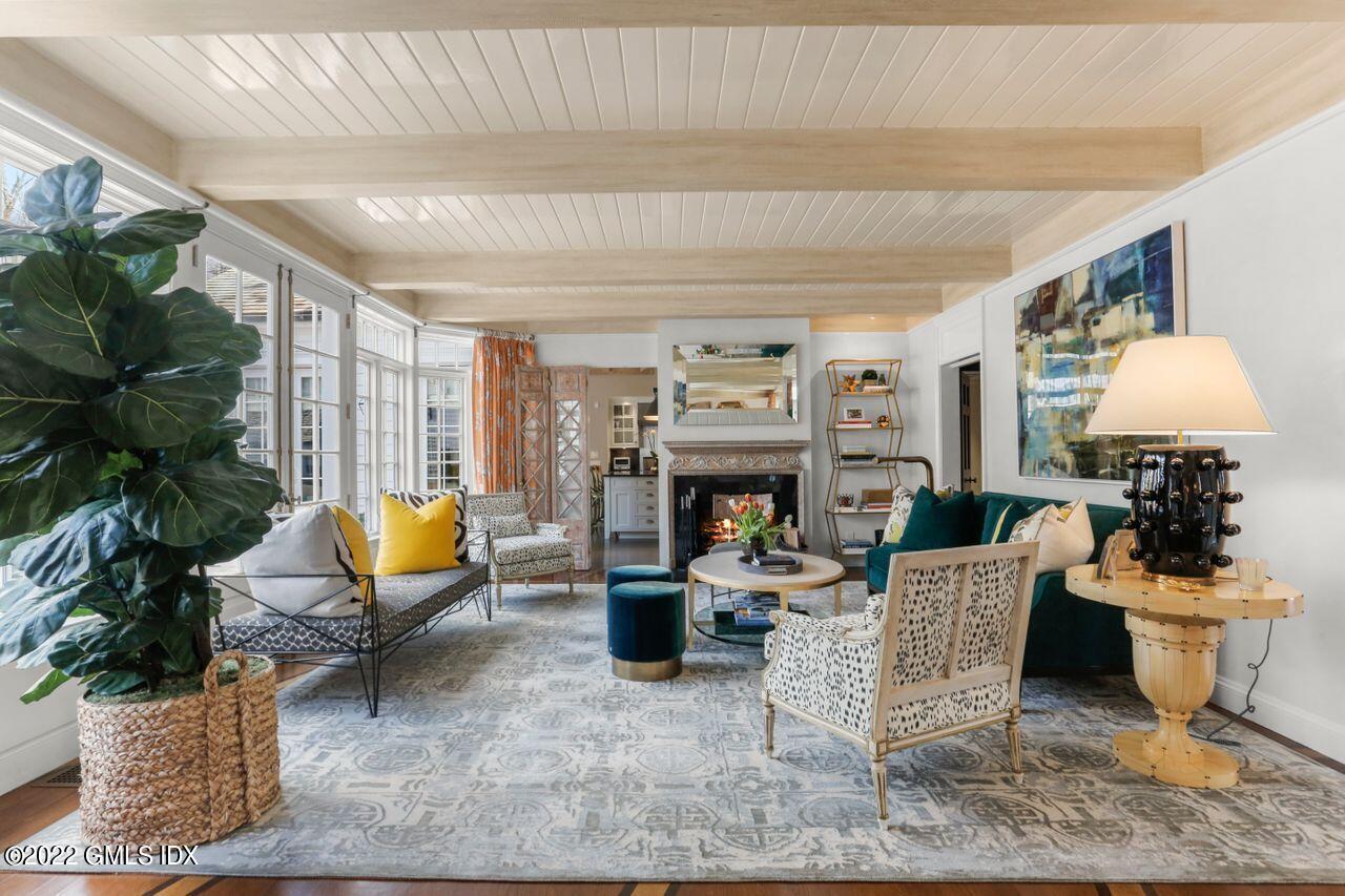 415 Round Hill Road