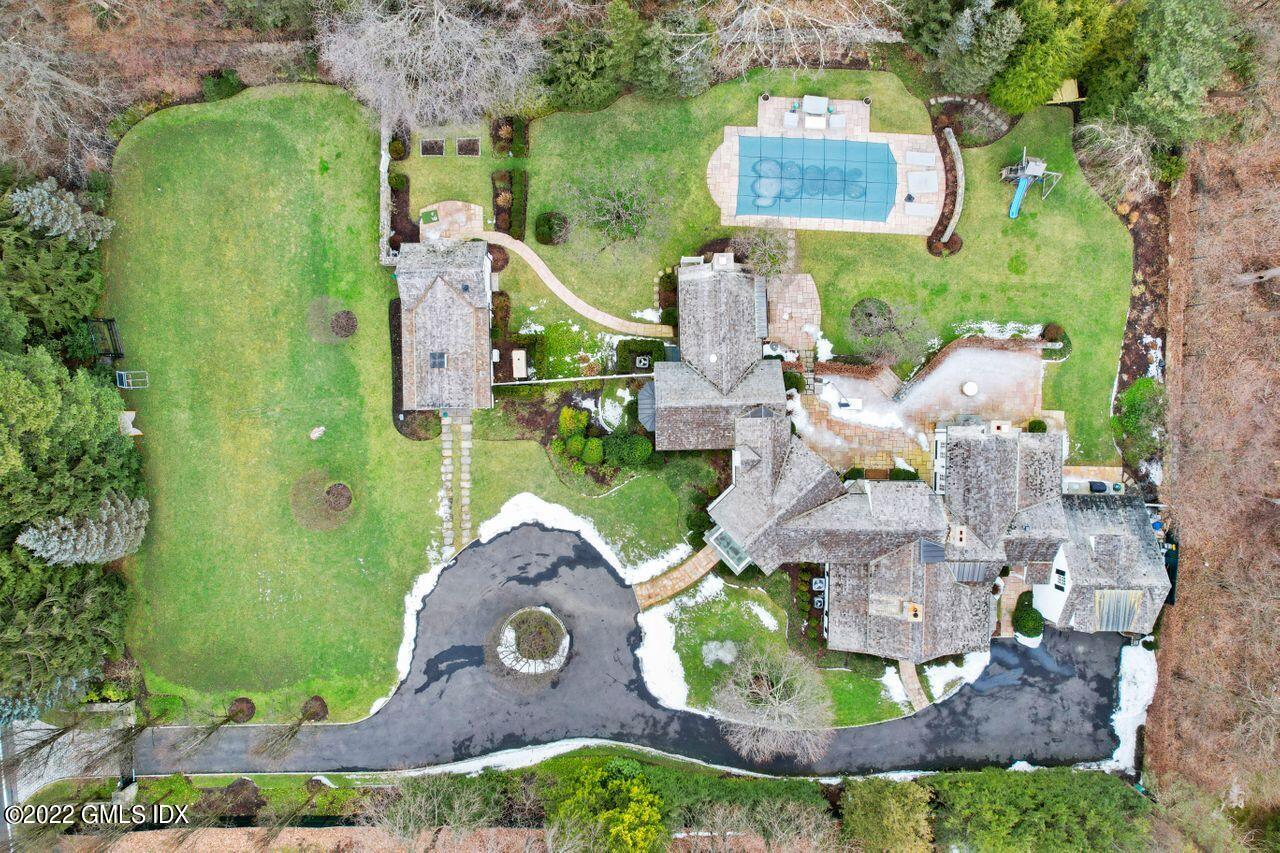 415 Round Hill Road