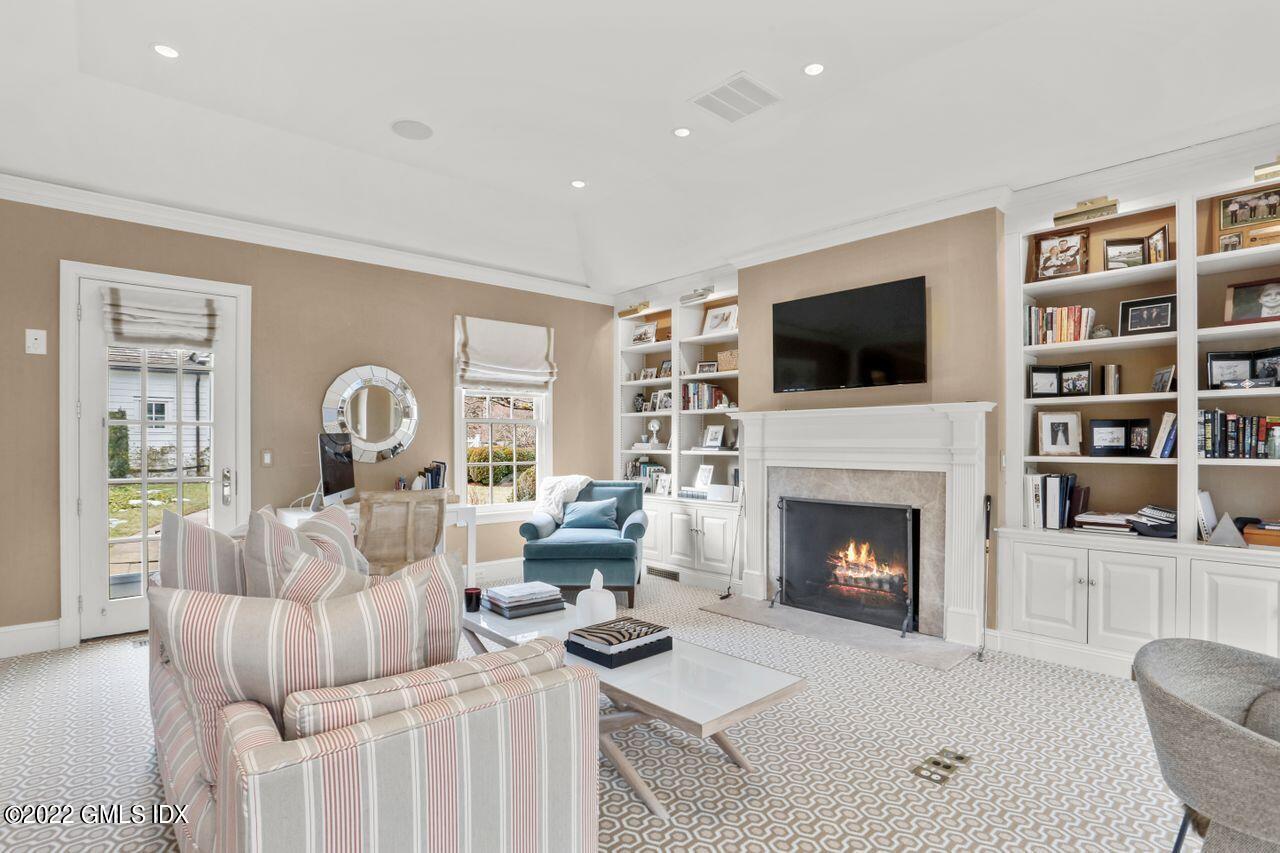 415 Round Hill Road