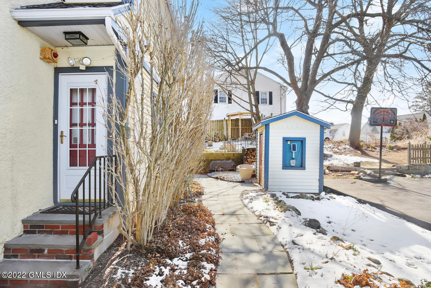 17 Hartford Avenue