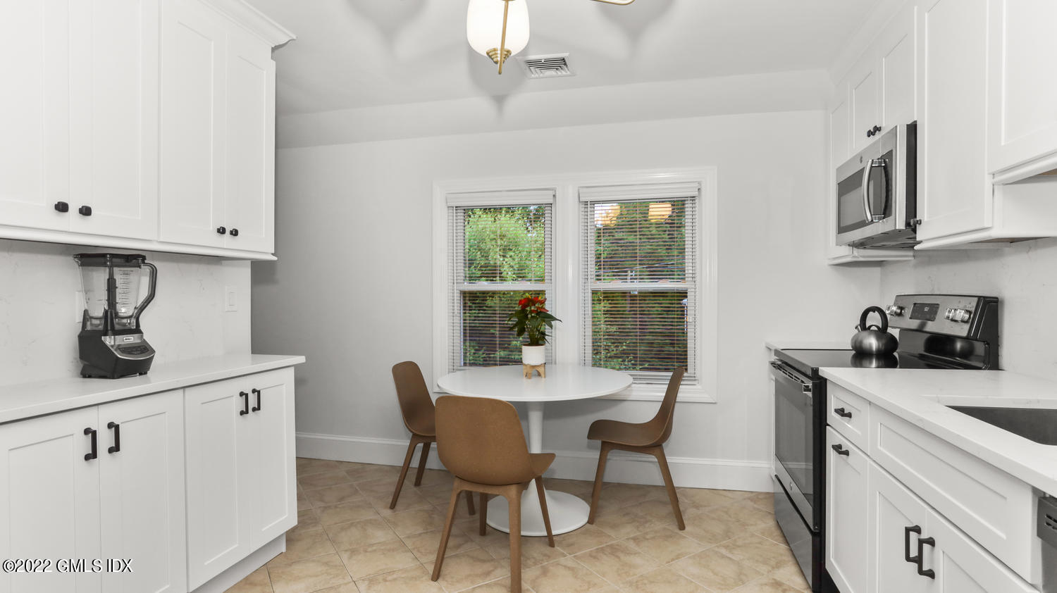 98 Valley Road Unit: 4