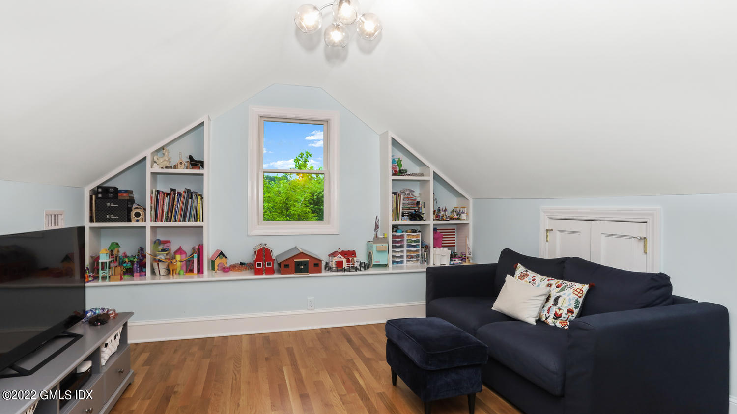 98 Valley Road Unit: 4