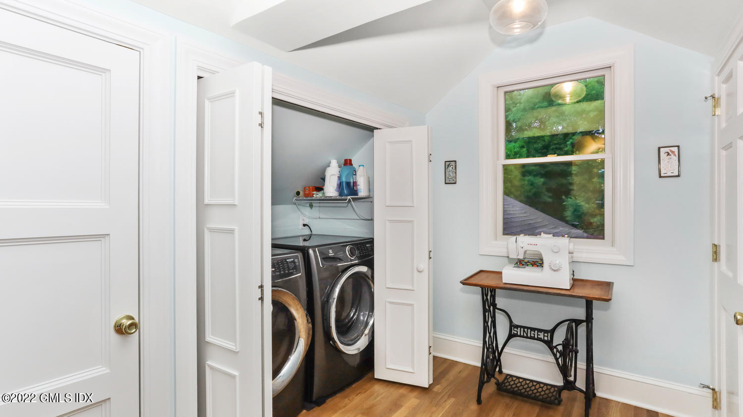 98 Valley Road Unit: 4