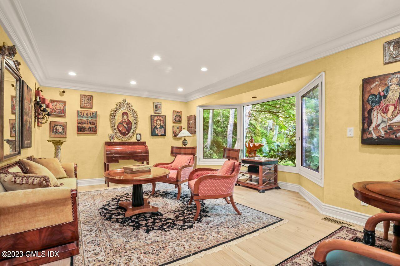 24 Nutmeg Drive