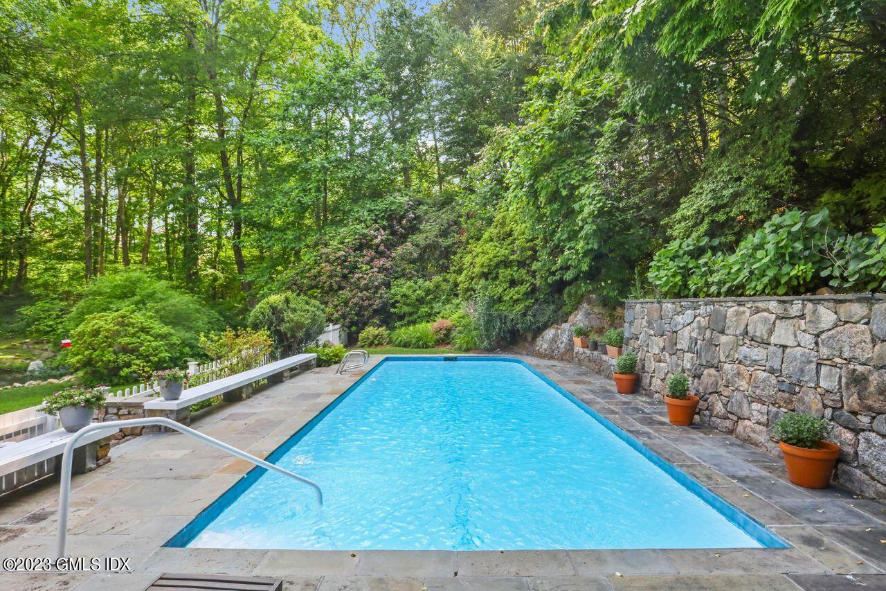 24 Nutmeg Drive