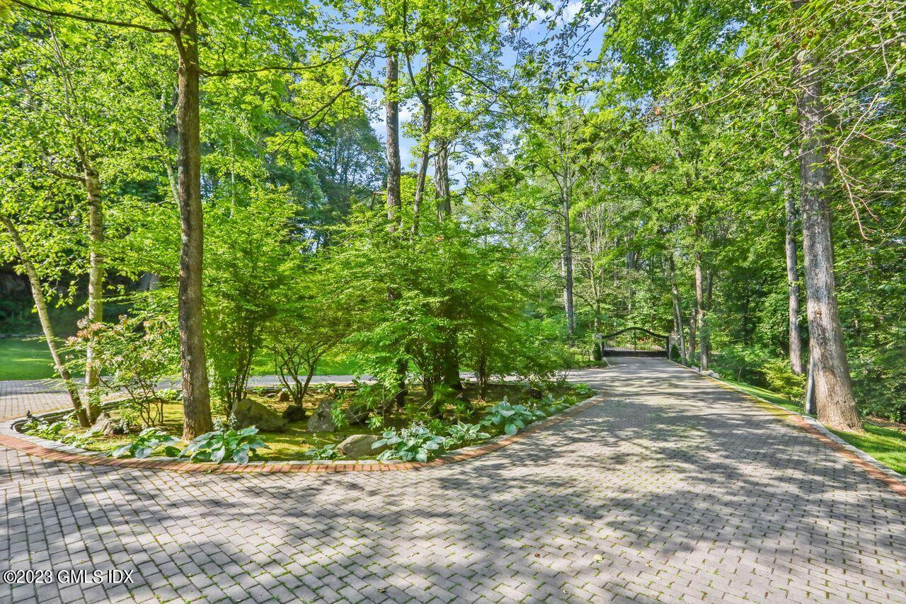24 Nutmeg Drive