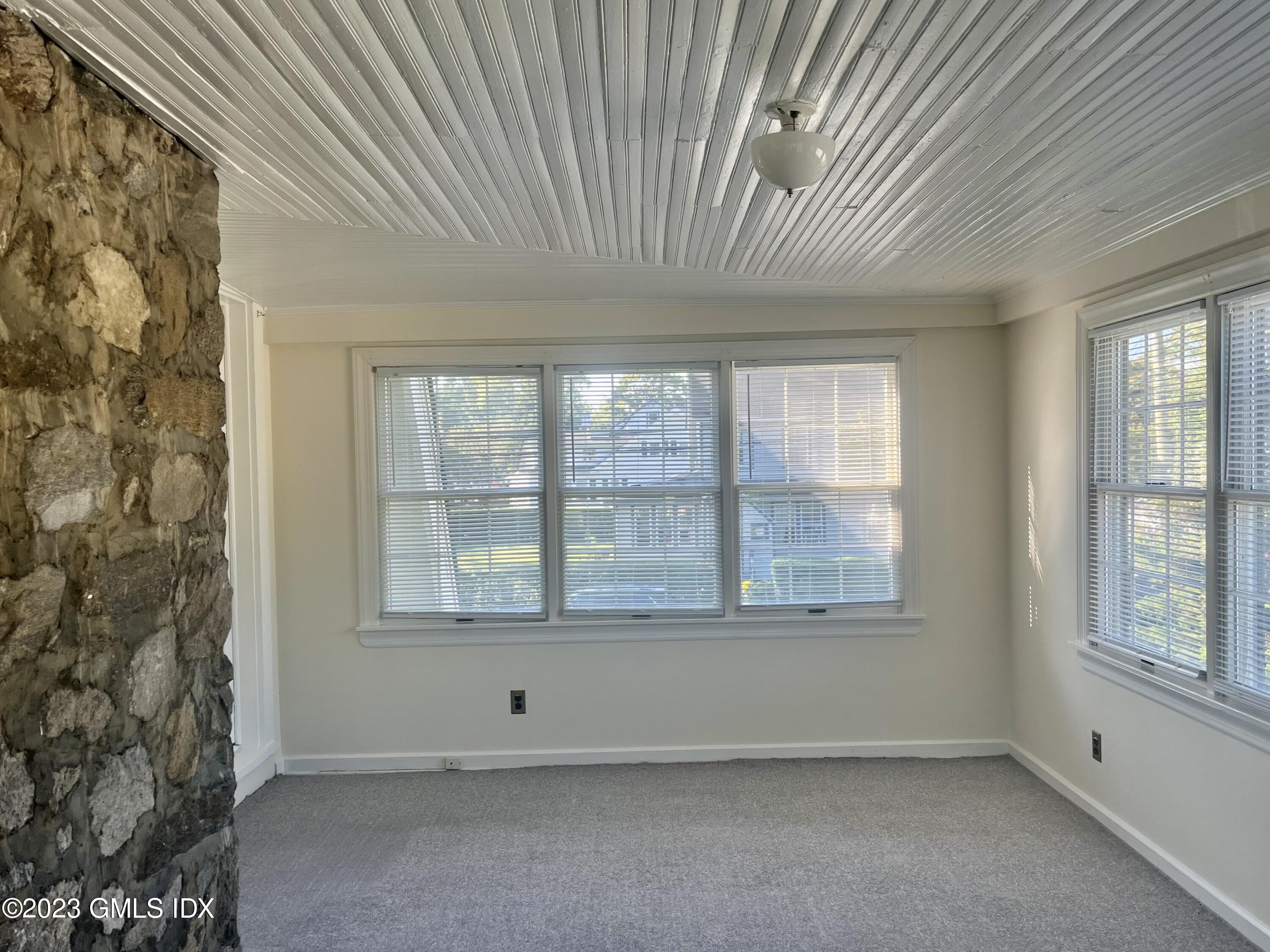 23 Edgewater Drive
