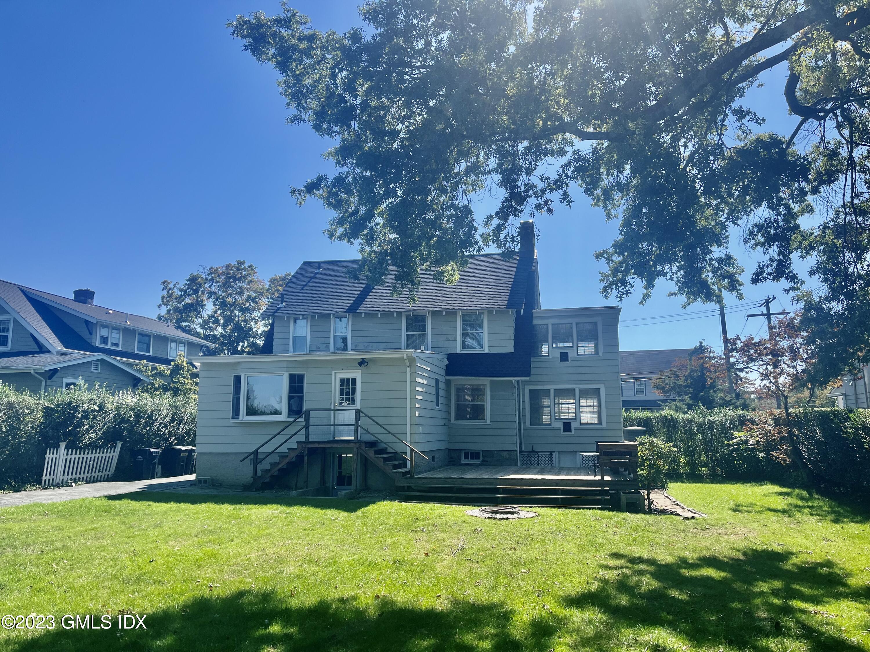 23 Edgewater Drive