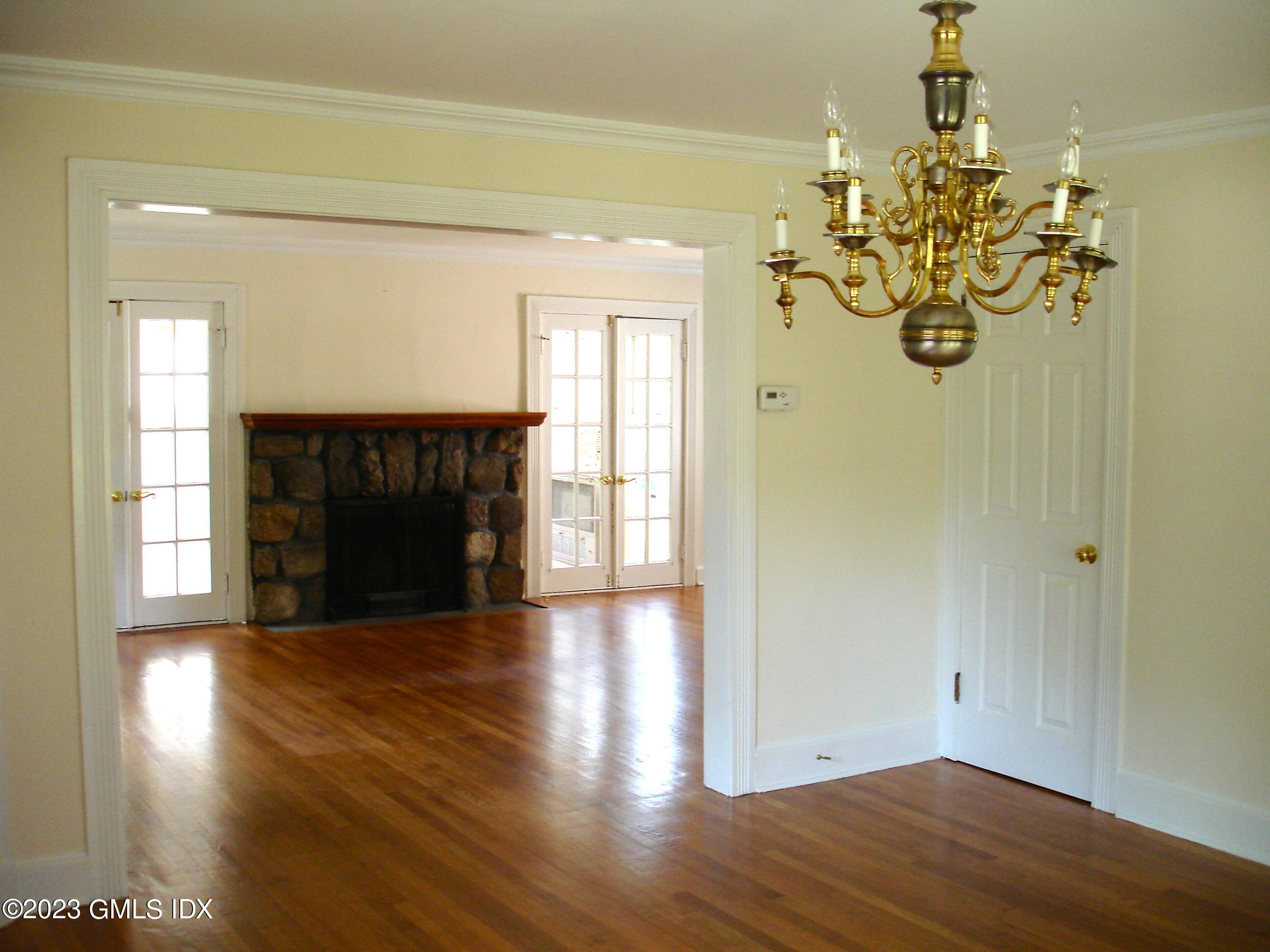 23 Edgewater Drive