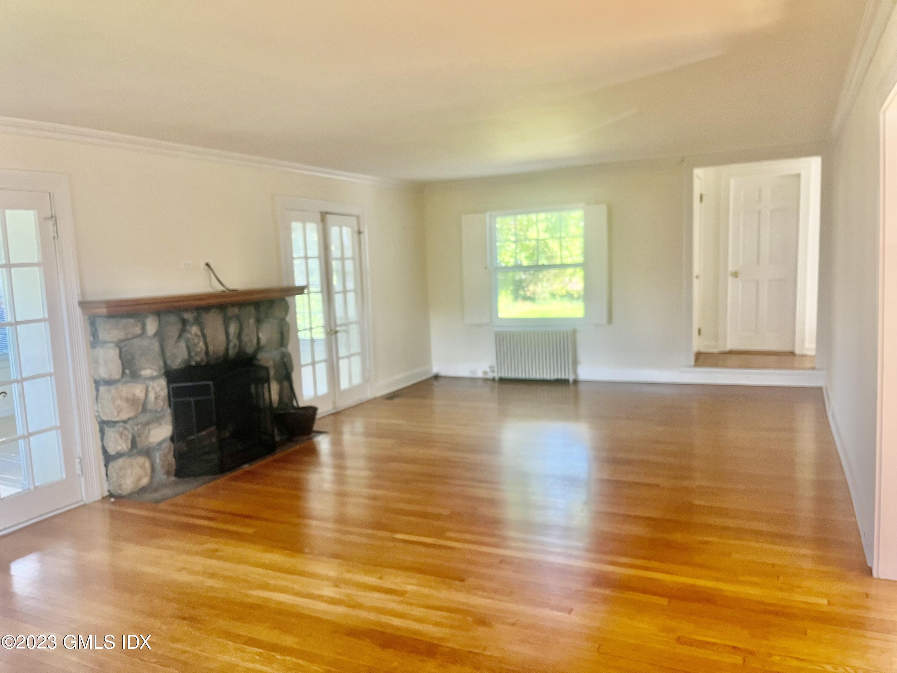 23 Edgewater Drive