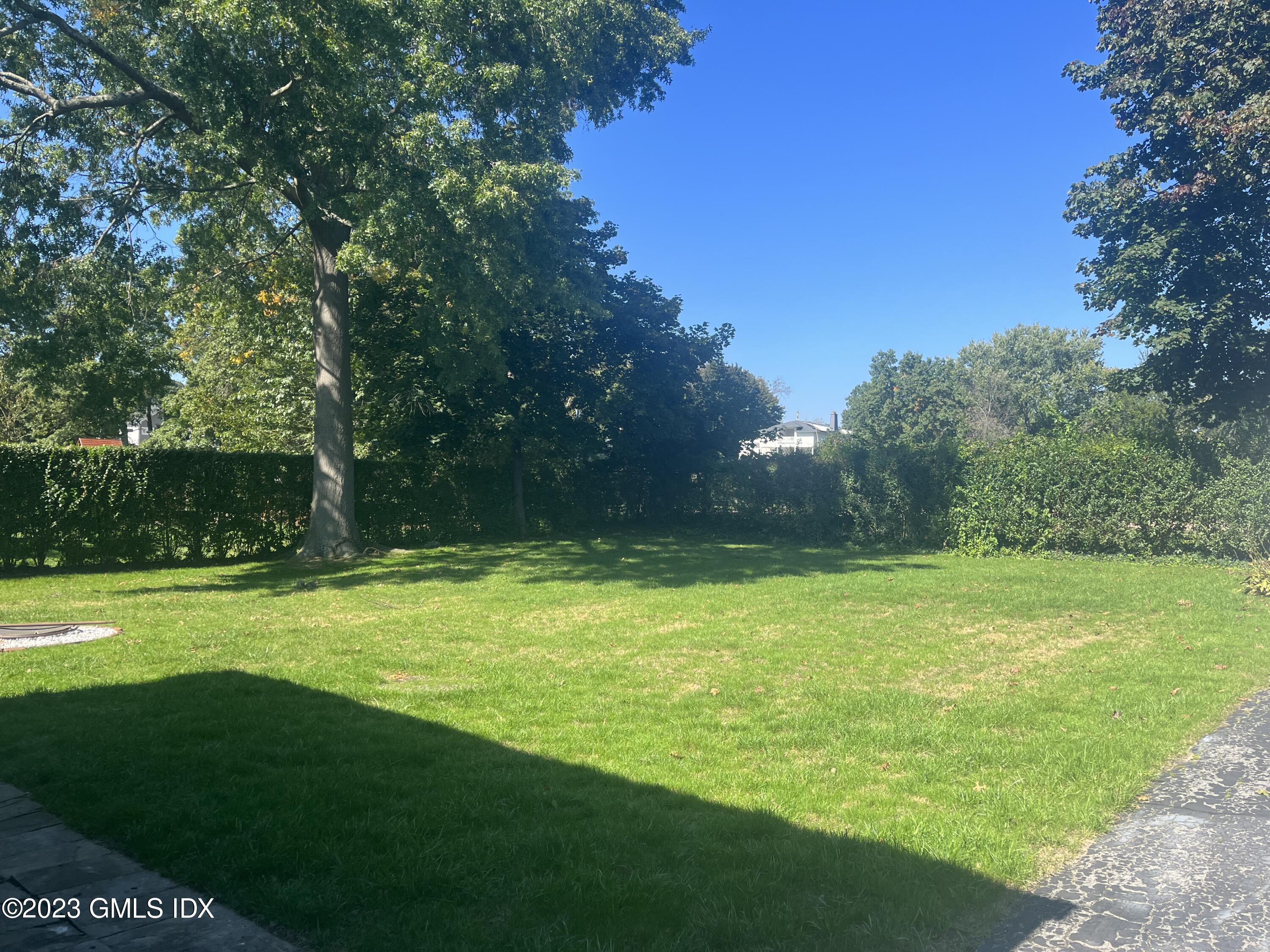 23 Edgewater Drive