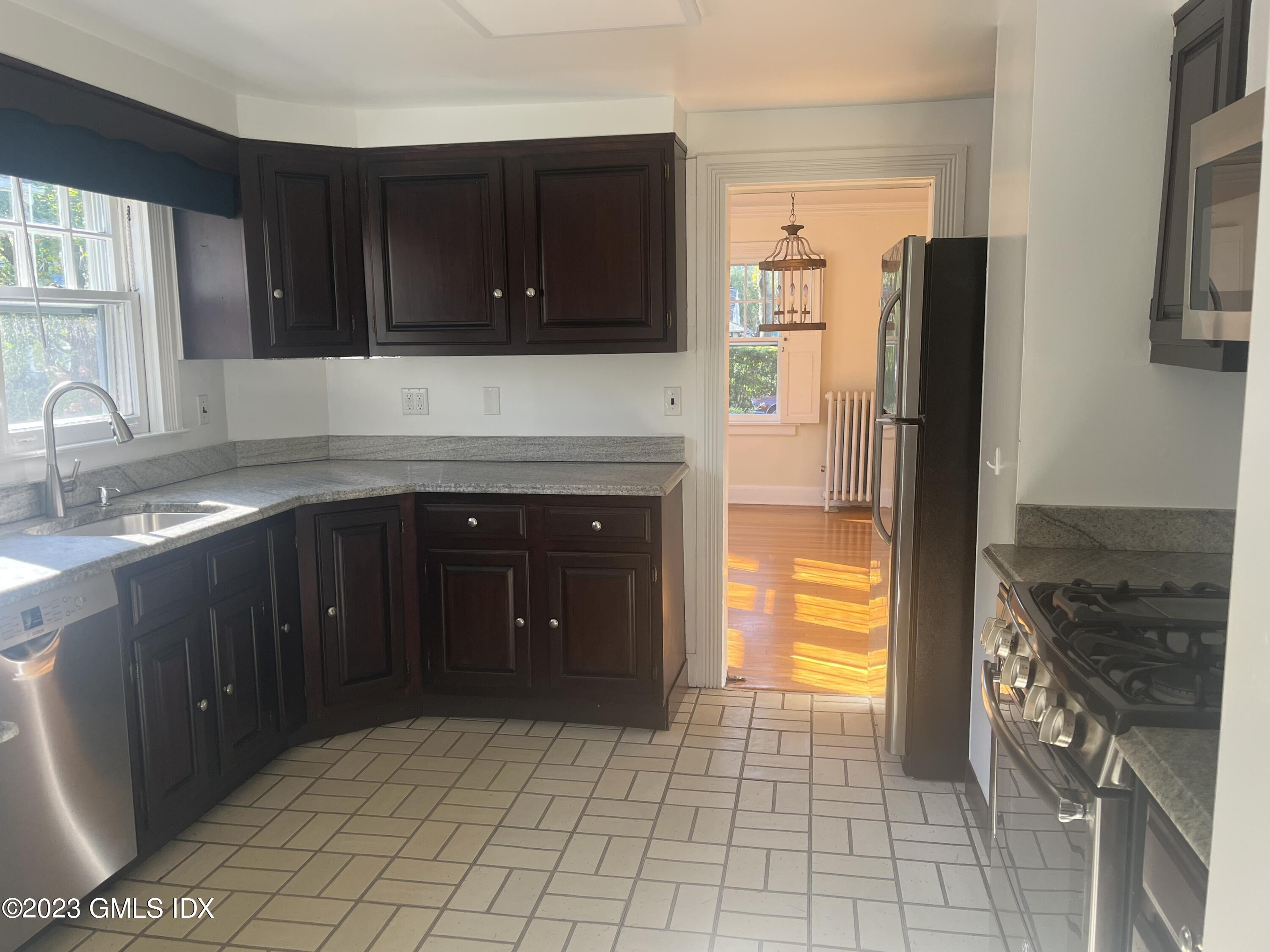 23 Edgewater Drive