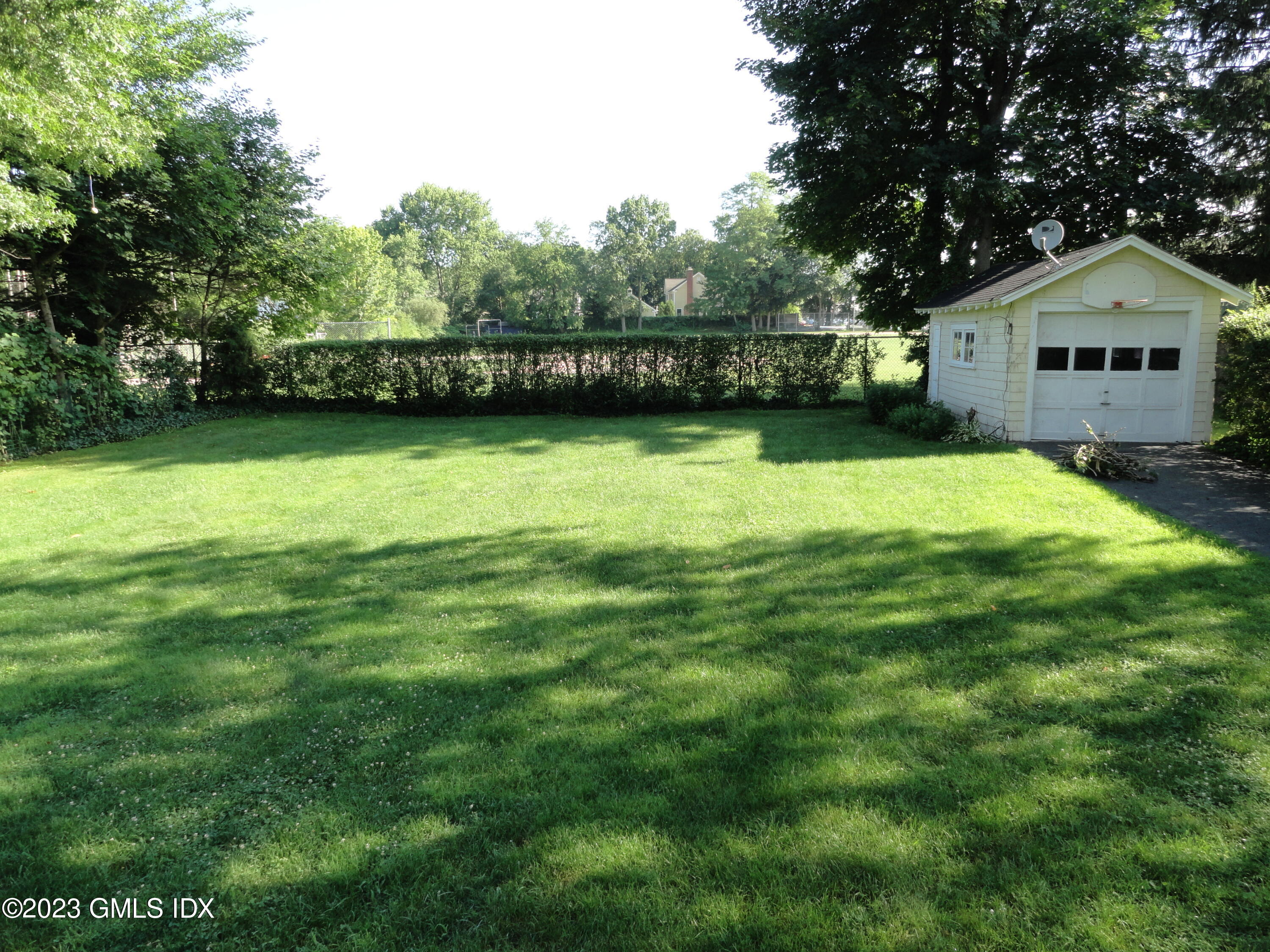 23 Edgewater Drive