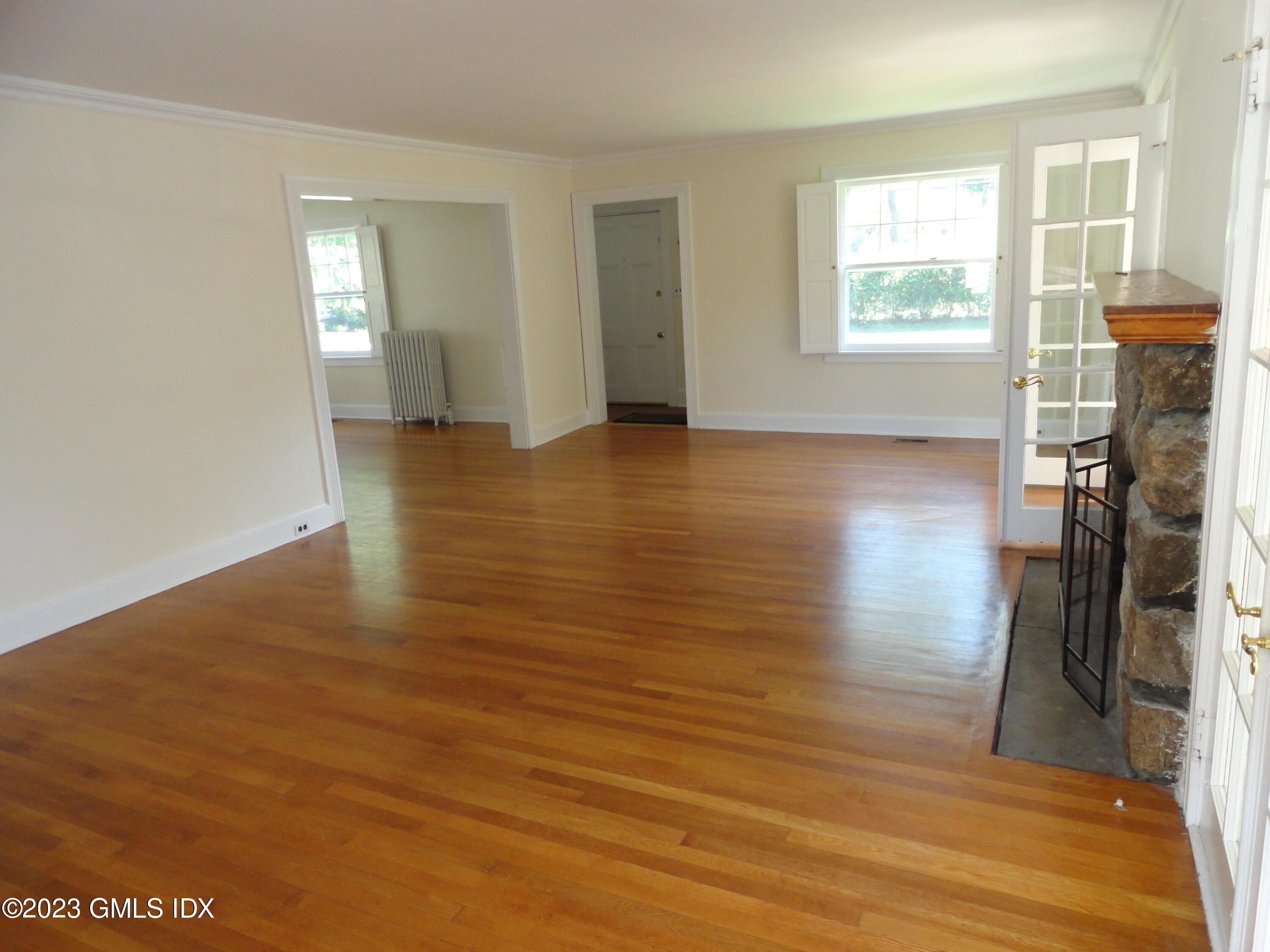 23 Edgewater Drive