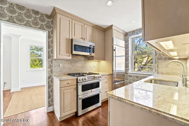 3 Putnam Hill Unit: 4H