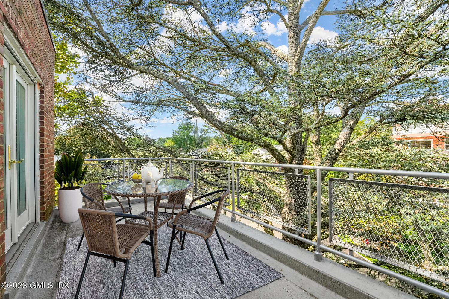 3 Putnam Hill Unit: 4H