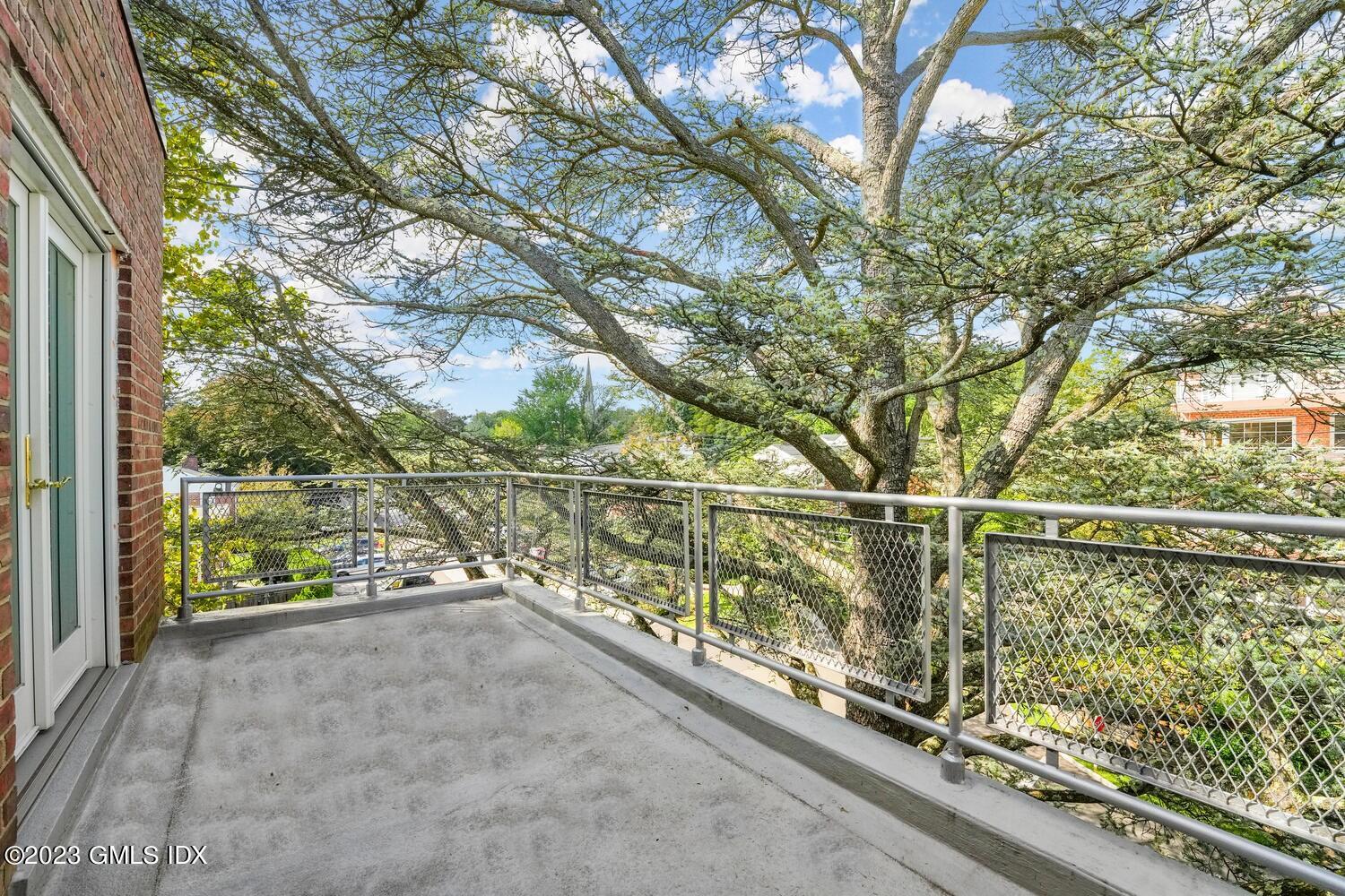 3 Putnam Hill Unit: 4H