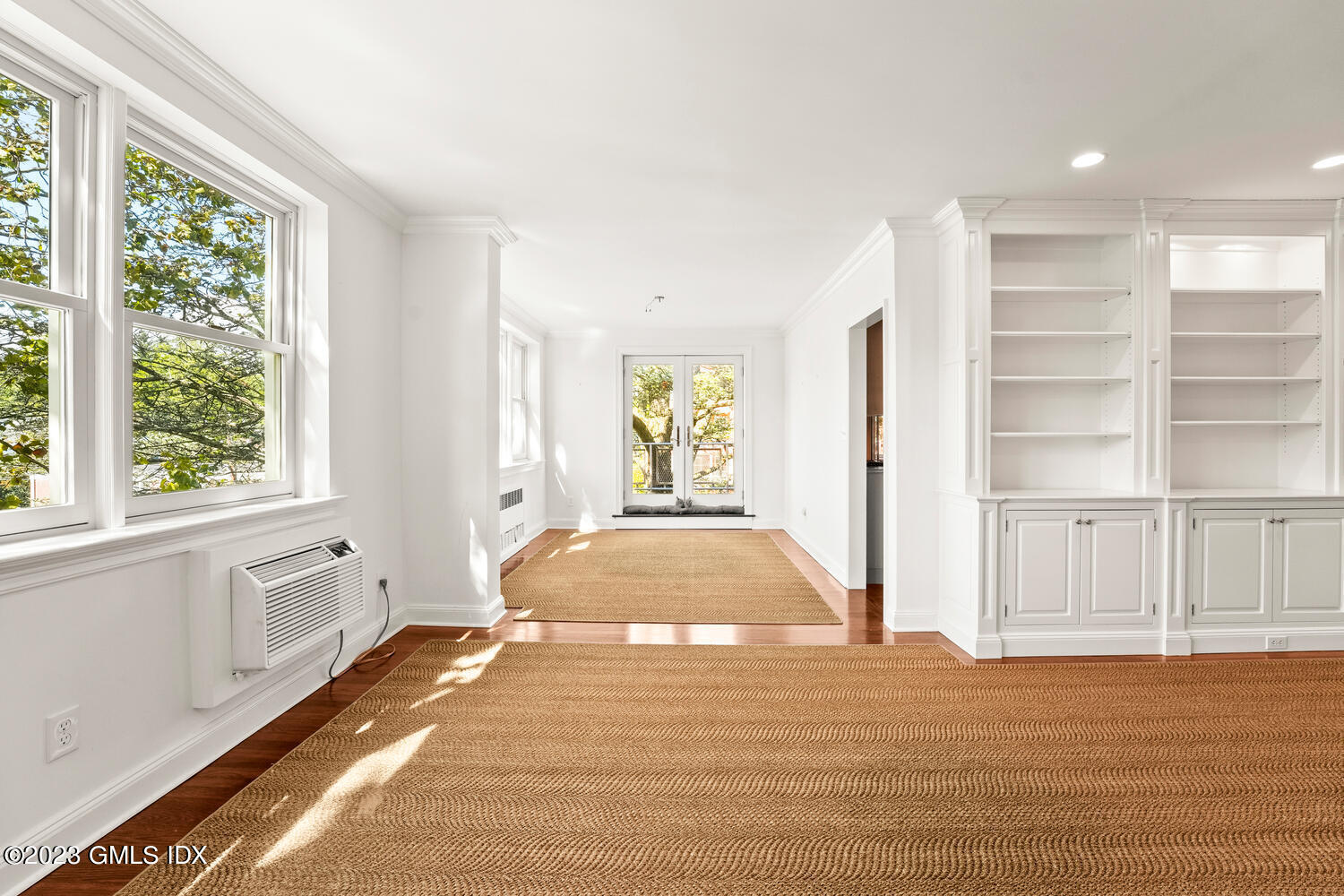 3 Putnam Hill Unit: 4H