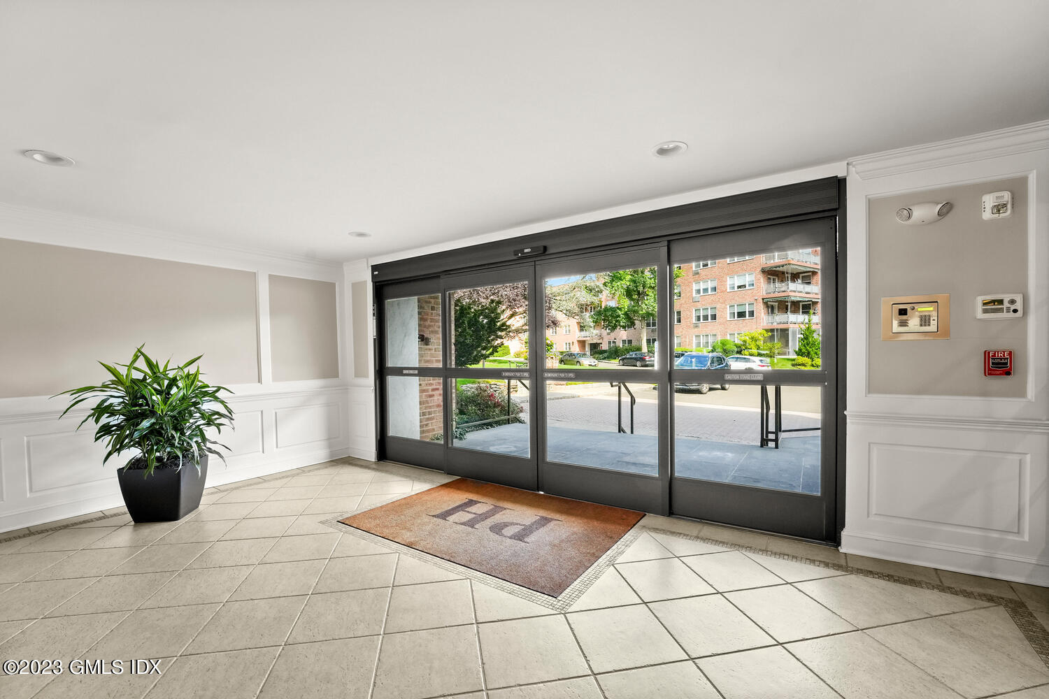 3 Putnam Hill Unit: 4H