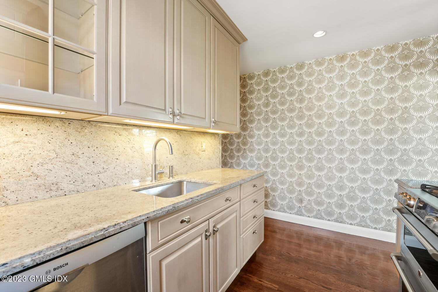 3 Putnam Hill Unit: 4H