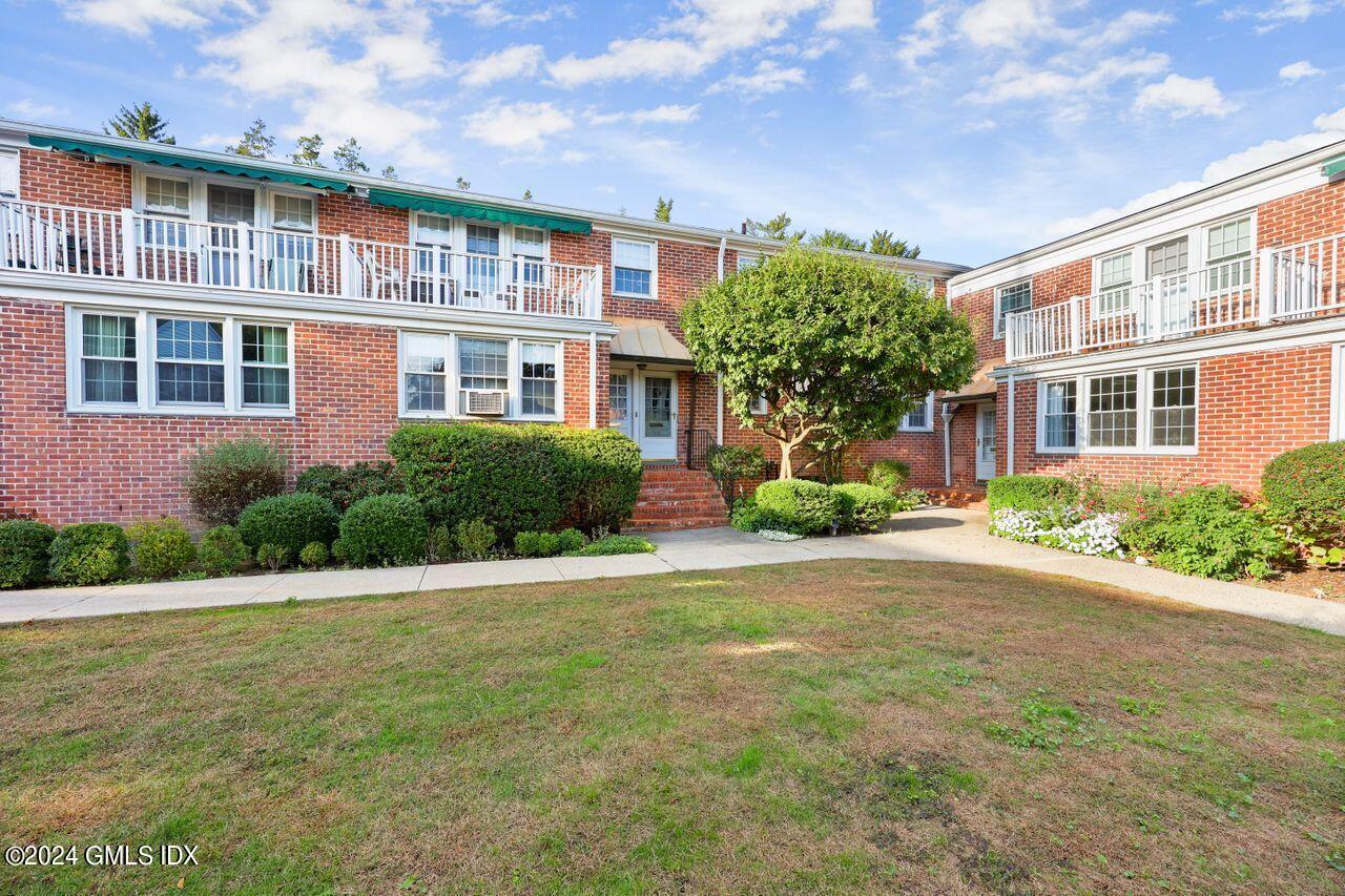 92 Putnam Park, 92