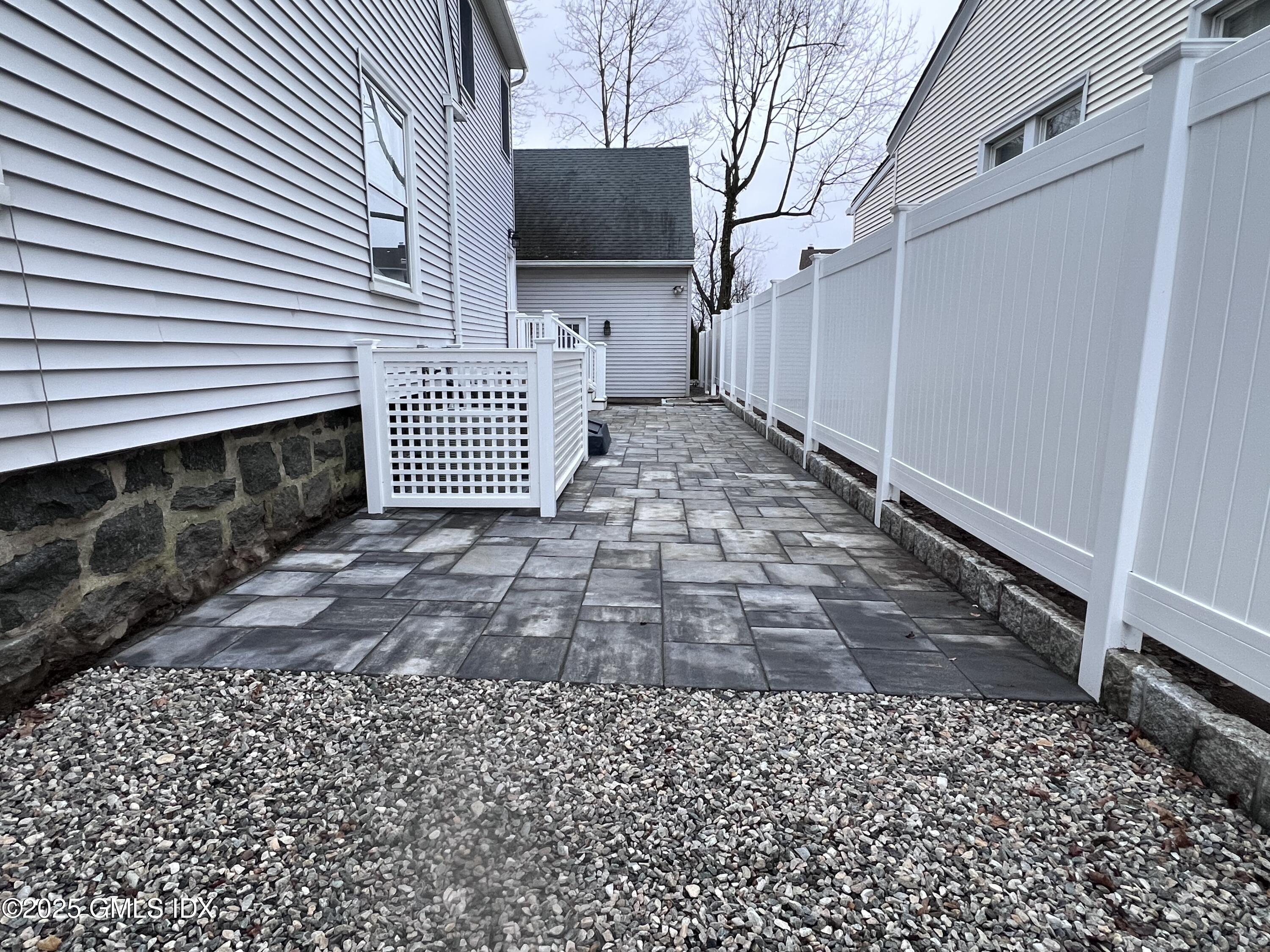 32 Ridge Street, 2