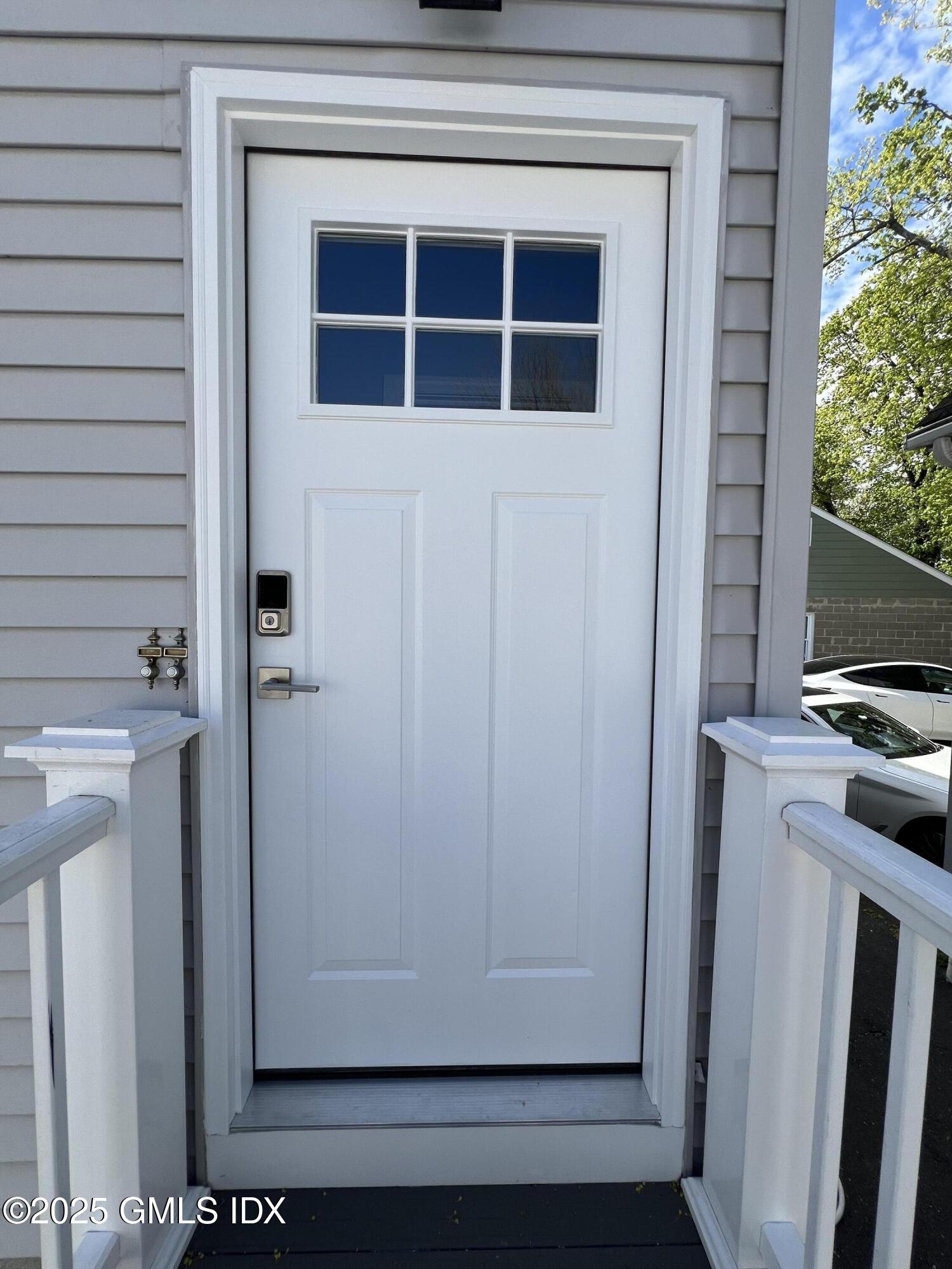 32 Ridge Street, 2
